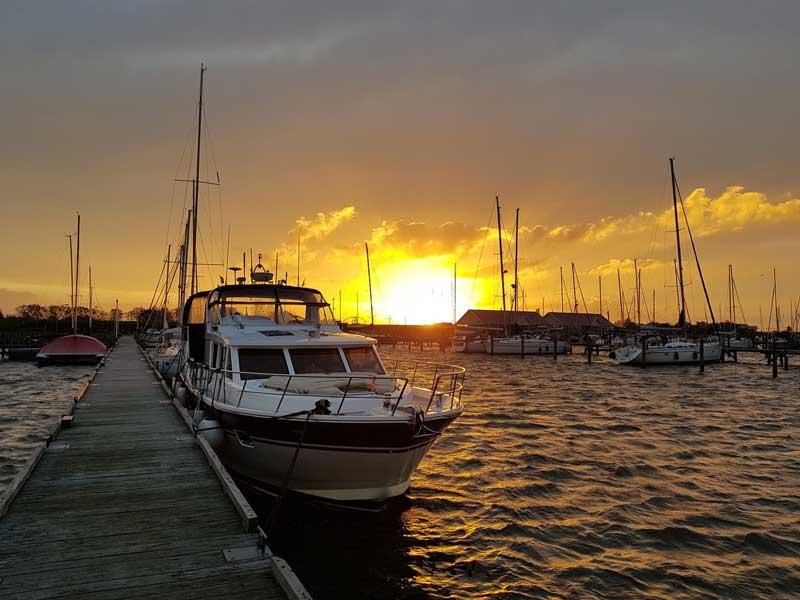 CCS - Offshore Motor Yachting MY Rolling Swiss II